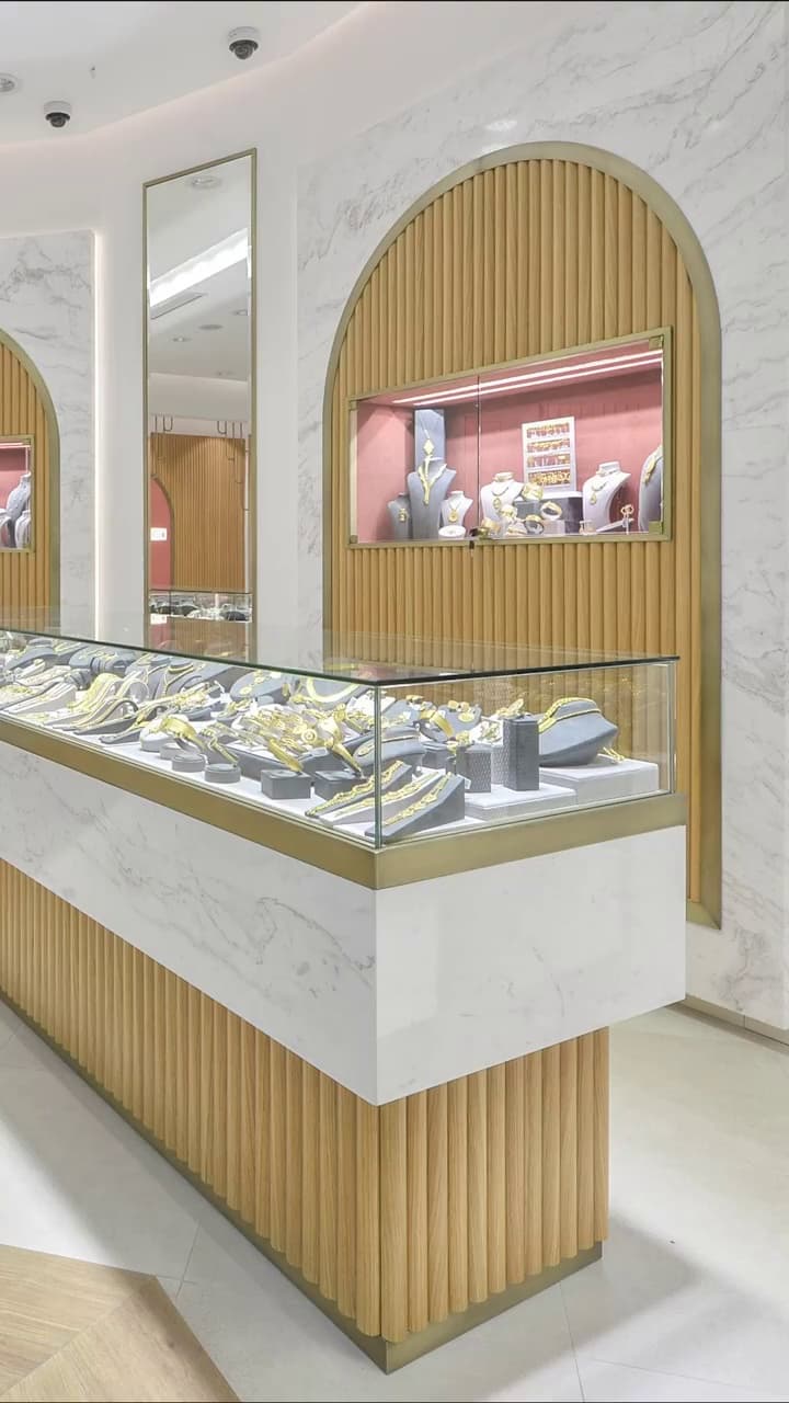 Mini Cooper Showroom In Lucknow