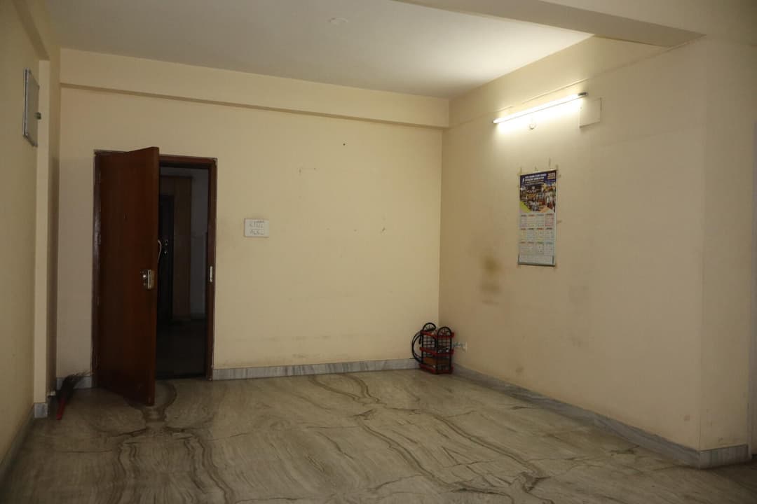 Flat For Sale In Ramraj Mawana
