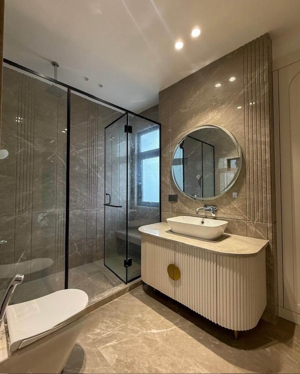 1 Bhk Flat In Noida Sector 62 For Purchase