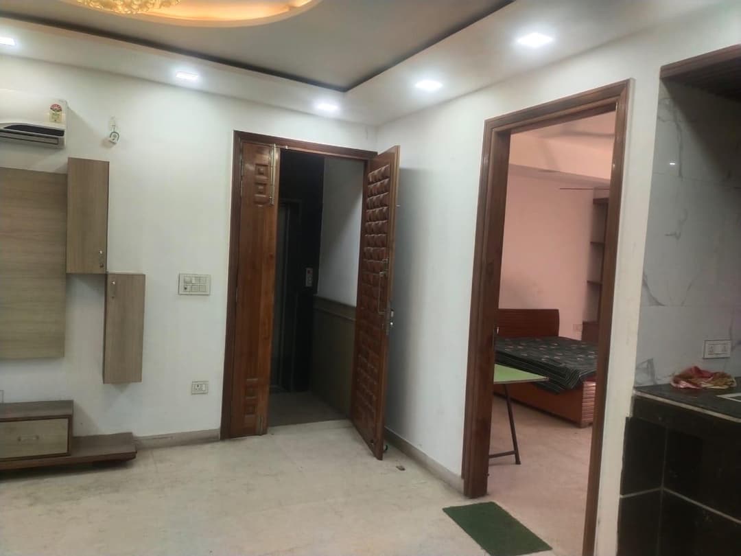 1 Bhk Flat In Noida Sector 62 For Purchase