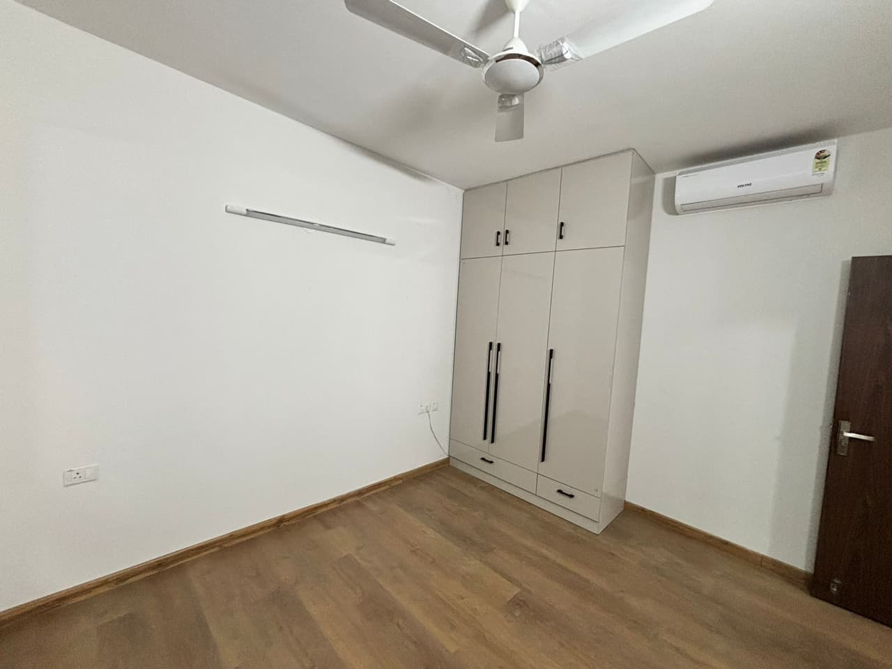 Flat For Rent In Rohini Sector 38 Delhi