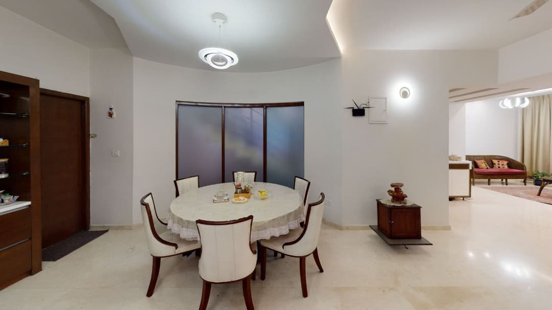 Image of Millers Road, Benson Town: Exclusive 3 bedroom furnished flat for sale.