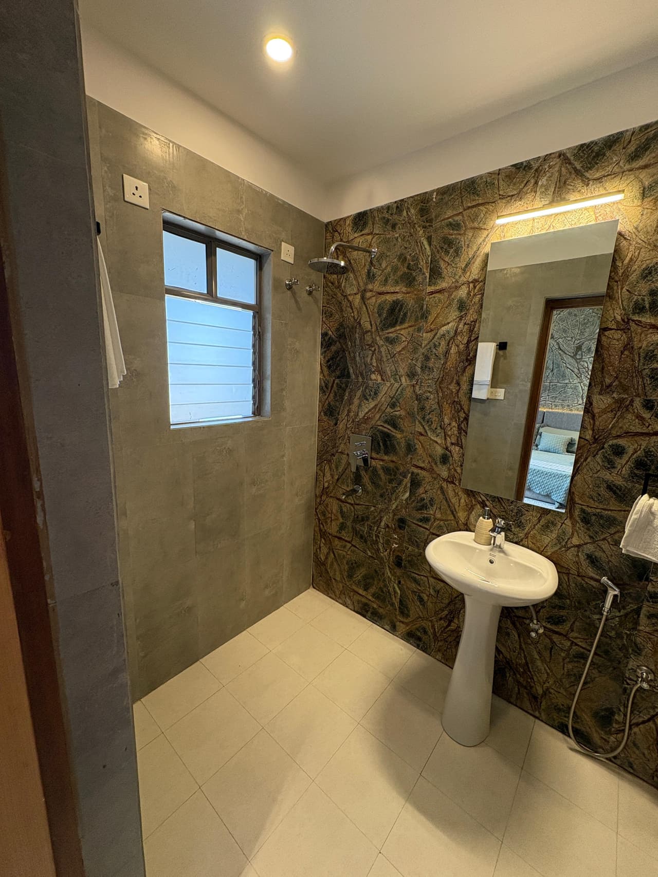 Available 1 Bhk In Jal Ghata Canning