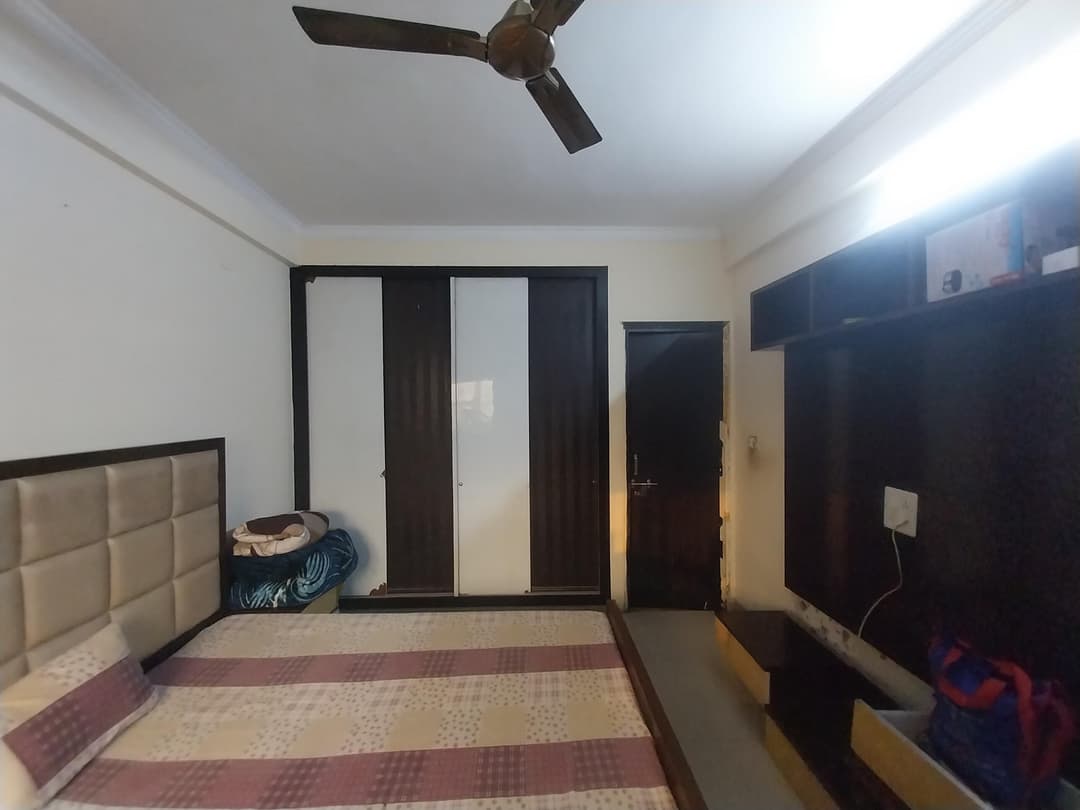 1 Bhk Flat In Noida Sector 62 For Purchase