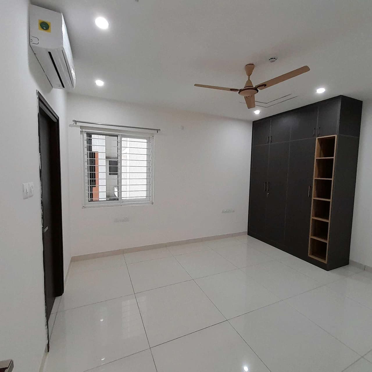 Image of Aparna Sarovar Zicon