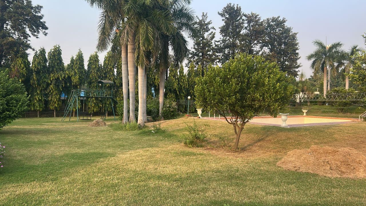 Image of Radhey Mohan Drive Chattarpur, Delhi