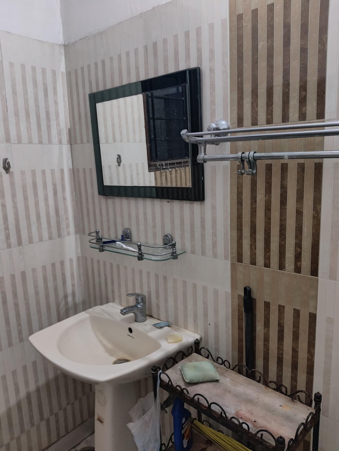 Available 4 Bhk In Dhaman